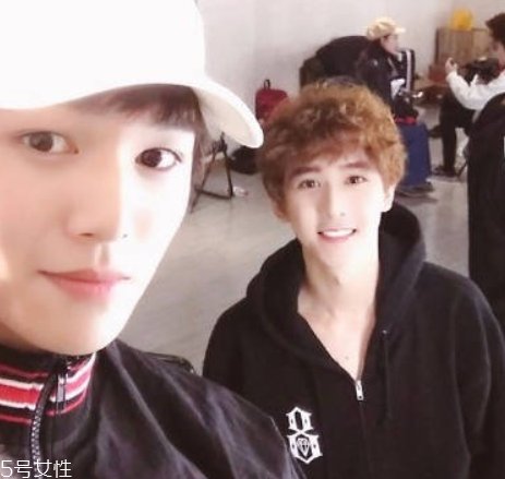 何東東卷毛是什么發(fā)型 何東東最新可愛卷毛發(fā)型 何東東卷毛是什么發(fā)型 何東東最新可愛卷毛發(fā)型