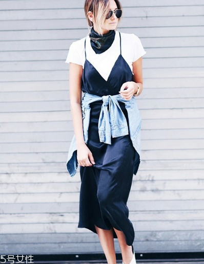 白色t恤怎么搭配？白色t恤常見搭配技巧