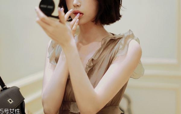 鎖骨發(fā)適合什么人 鎖骨發(fā)是百搭發(fā)型嗎 鎖骨發(fā)適合什么人 鎖骨發(fā)是百搭發(fā)型嗎