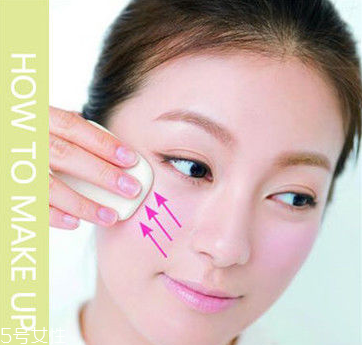 植村秀小燈泡粉餅怎么樣 植村秀小燈泡粉餅使用效果 植村秀小燈泡粉餅怎么樣 植村秀小燈泡粉餅使用效果