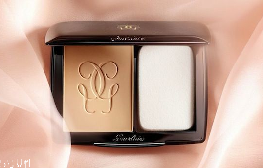 粉餅里面有滑石粉嗎 避免劣質(zhì)粉餅滑石粉傷害 粉餅里面有滑石粉嗎 避免劣質(zhì)粉餅滑石粉傷害