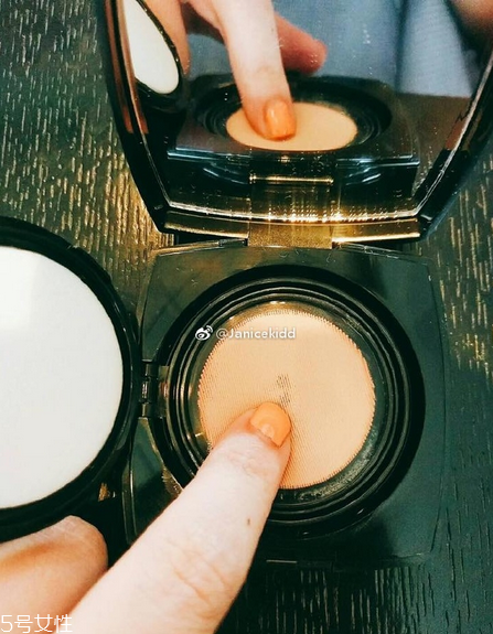 香奈兒果凍粉餅好用嗎 香奈兒果凍粉餅使用效果 香奈兒果凍粉餅好用嗎 香奈兒果凍粉餅使用效果