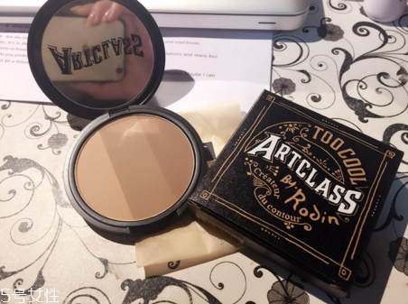 粉餅里面有滑石粉嗎 避免劣質(zhì)粉餅滑石粉傷害 粉餅里面有滑石粉嗎 避免劣質(zhì)粉餅滑石粉傷害