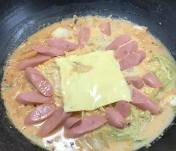 牛奶辛拉面煮多久？牛奶辛拉面牛奶和水的比例