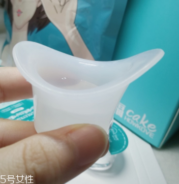 洗眼液用后有紅血絲怎么回事 洗眼液安全嗎 洗眼液用后有紅血絲怎么回事 洗眼液安全嗎