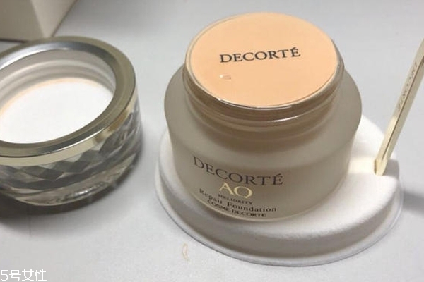 黛珂精致粉霜301和401哪個(gè)好 黛珂粉霜401和301區(qū)別 黛珂精致粉霜301和401哪個(gè)好 黛珂粉霜401和301區(qū)別