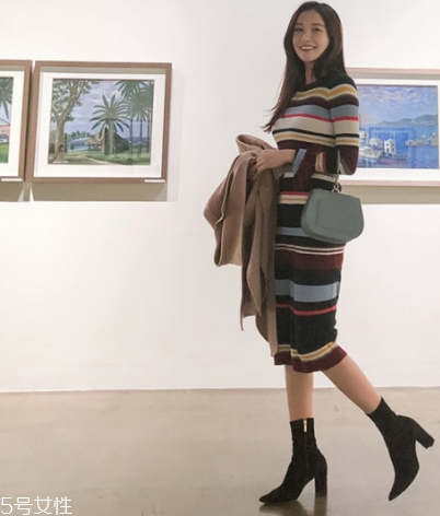 條紋連衣裙配什么鞋子？條紋連衣裙搭配鞋子圖片