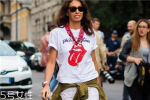 白色t恤配什么褲子？白色t恤搭配褲子圖片