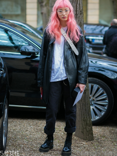 白色t恤搭配什么外套？白色t恤搭配外套圖片