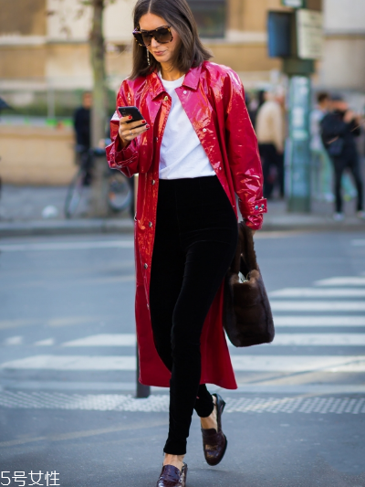 白色t恤搭配什么外套？白色t恤搭配外套圖片