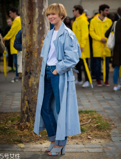 白色t恤搭配什么外套？白色t恤搭配外套圖片