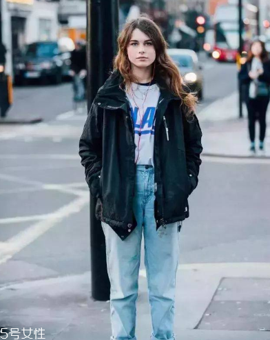 白色t恤搭配什么外套？白色t恤搭配外套圖片