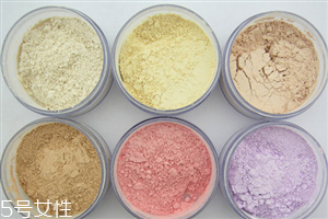 蜜粉的三大作用 蜜粉選購小貼士 蜜粉的三大作用 蜜粉選購小貼士