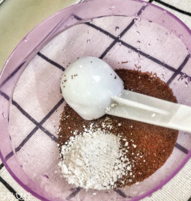 海藻面膜可以加豆油嗎 海藻面膜和豆油的調(diào)配比例 海藻面膜可以加豆油嗎 海藻面膜和豆油的調(diào)配比例