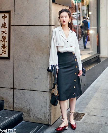 半身裙怎么搭配更優(yōu)雅？半身裙穿搭技巧