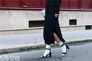 襪子怎么搭配時尚？襪子外露搭配圖片