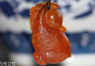 紅翡翠值錢(qián)嗎？紅翡翠值得收藏嗎