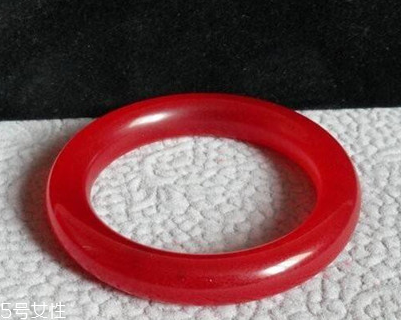 紅翡翠值錢(qián)嗎？紅翡翠值得收藏嗎