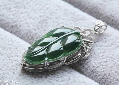 翡翠葉子的寓意是什么？翡翠樹葉寓意介紹