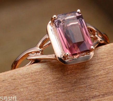 碧璽戒指的寓意是什么？碧璽戒指的寓意介紹