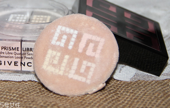 紀梵希四宮格散粉的色號挑選 紀梵希四格散粉使用方法 紀梵希四宮格散粉的色號挑選 紀梵希四格散粉使用方法