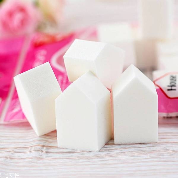 大創(chuàng)粉撲清洗劑怎么樣 大創(chuàng)有什么值得買的 大創(chuàng)粉撲清洗劑怎么樣 大創(chuàng)有什么值得買的