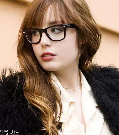 戴眼鏡需要畫(huà)臥蠶嗎 戴眼鏡化妝的具體步驟