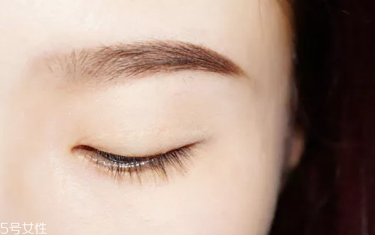 戴眼鏡需要畫(huà)臥蠶嗎 戴眼鏡化妝的具體步驟