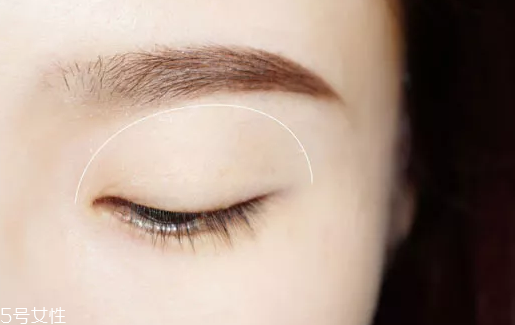 戴眼鏡需要畫(huà)臥蠶嗎 戴眼鏡化妝的具體步驟