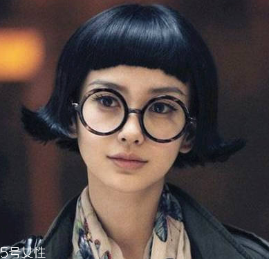 戴眼鏡涂什么口紅 戴眼鏡口紅顏色怎么選 戴眼鏡涂什么口紅 戴眼鏡口紅顏色怎么選