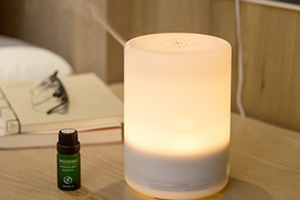 香薰機(jī)和香薰蠟燭哪個好？