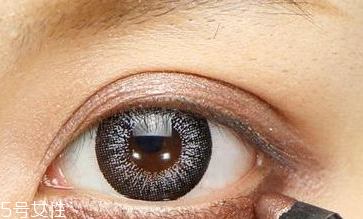 圓眼睛怎么畫下眼線 這么畫擺脫眼大無神 圓眼睛怎么畫下眼線 這么畫擺脫眼大無神