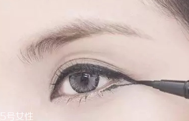 圓眼睛怎么畫下眼線 這么畫擺脫眼大無神 圓眼睛怎么畫下眼線 這么畫擺脫眼大無神