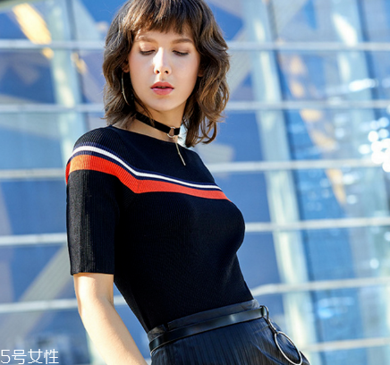 條紋t恤怎么搭配？條紋t恤搭配技巧