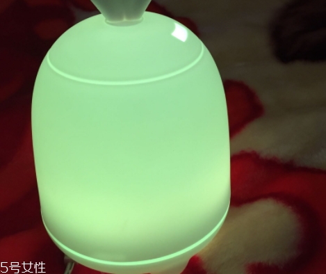 香薰機可以加香水嗎？香薰機香水可以代替精油嗎