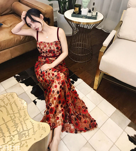 吊帶裙適合什么身材？吊帶裙穿搭圖片