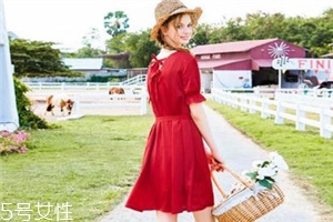 下半身胖怎么搭配衣服？下半身胖穿搭技巧