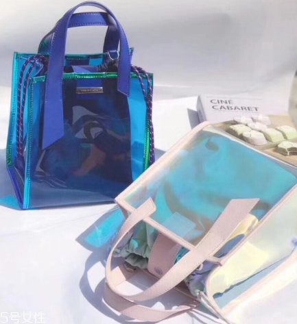 小ck鐳射包多少錢？charles keith鐳射包價(jià)格