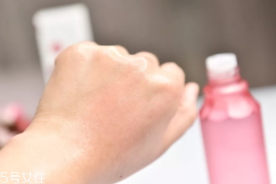 百雀羚三生花玫瑰系列怎么樣？三生花玫瑰花釀潤妍系列評測