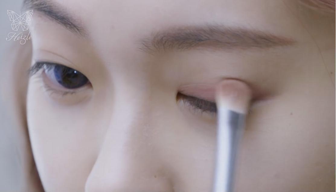 冬日初雪夢(mèng)幻妝容教學(xué)