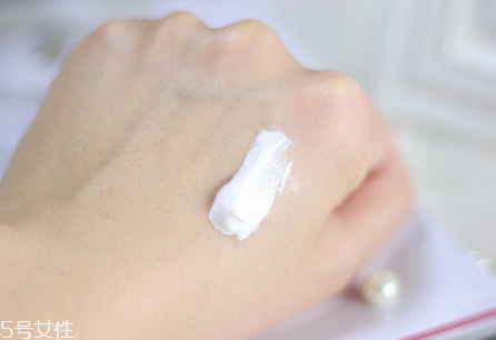 阿瑪尼素顏霜遮顏效果如何 阿瑪尼素顏霜使用效果圖 阿瑪尼素顏霜遮顏效果如何 阿瑪尼素顏霜使用效果圖