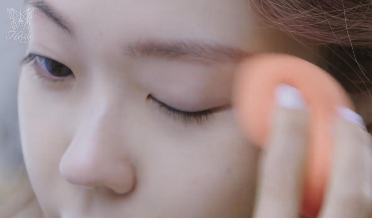 冬日初雪夢(mèng)幻妝容教學(xué)