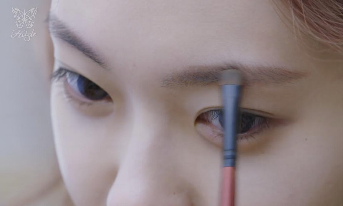 冬日初雪夢(mèng)幻妝容教學(xué)