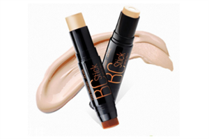 粉底棒和粉底液哪個(gè)好 粉底液和粉底棒有什么區(qū)別 粉底棒和粉底液哪個(gè)好 粉底液和粉底棒有什么區(qū)別