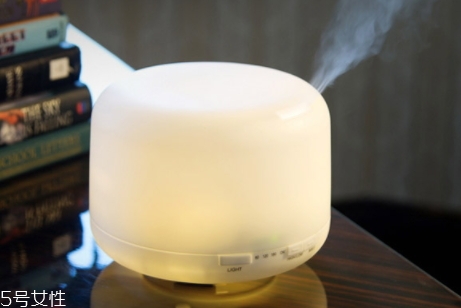 香薰燈怎么用？精油香薰燈使用注意事項(xiàng)