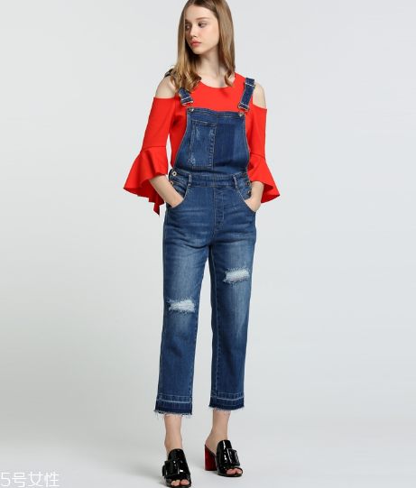 背帶褲怎么穿出個(gè)性？個(gè)性背帶褲穿法推薦