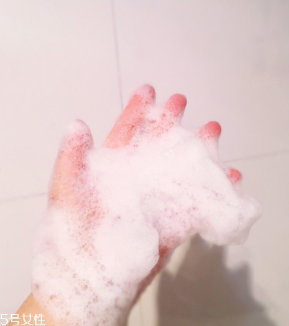 多芬和力士的沐浴露哪個好 多芬和力士的沐浴露對比測評 多芬和力士的沐浴露哪個好 多芬和力士的沐浴露對比測評