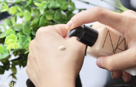 nars粉底液好用嗎 nars粉底液使用感 nars粉底液好用嗎 nars粉底液使用感