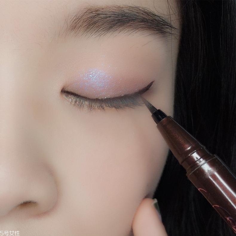 小貓眼妝用什么顏色眼影 紫色和橘色眼影搭配教程 小貓眼妝用什么顏色眼影 紫色和橘色眼影搭配教程
