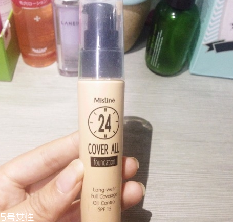 mistine粉底液應(yīng)該選哪個色號 mistine粉底液試色 mistine粉底液應(yīng)該選哪個色號 mistine粉底液試色